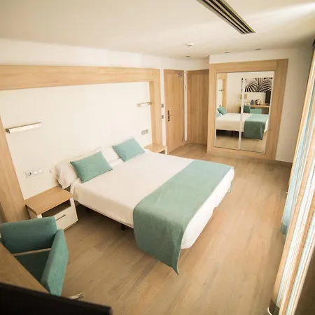 מלון Cala D'or 5*